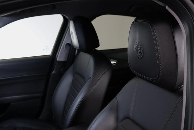 Alfa Romeo GIULIA 2.0T Super 305 PK Lederen bekleding, Afneembare Trekhaak, Memory, Camera