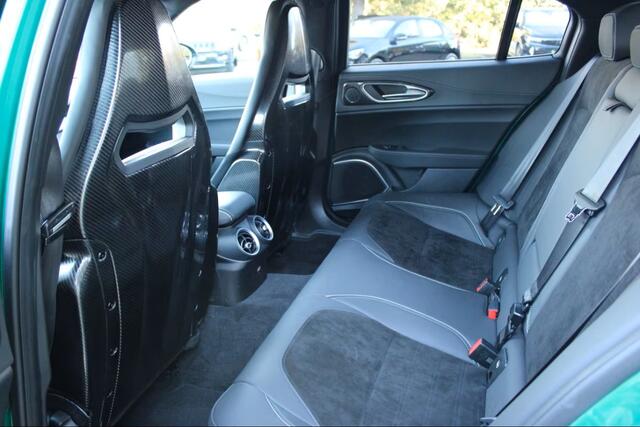 Alfa Romeo GIULIA 2.9 V6 Quadrifoglio 510 PK Carbonstoelen Sportuitlaat Rijassistentie Pakket