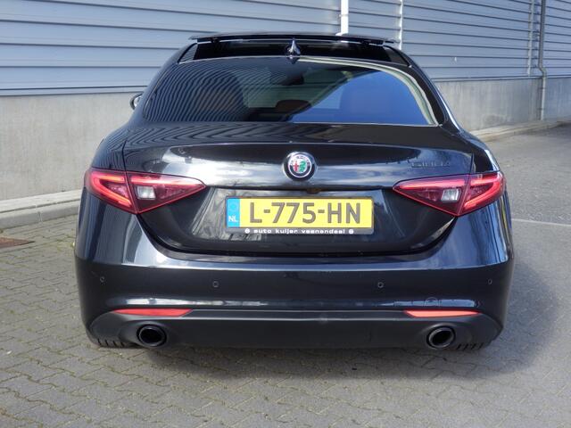Alfa Romeo GIULIA 2.2 Sprint I Automaat I 240 pk* I Schuif/kantel dak I Adp. crui