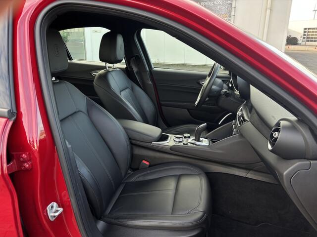 Alfa Romeo GIULIA 2.0 T Veloce Ti AWD Carplay Camera Keyless Adaptive Cruise