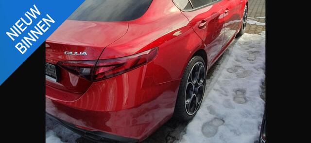 Alfa Romeo GIULIA 2.0 T Veloce AWD Rosso Competitione / Etna - Panorama dak!
