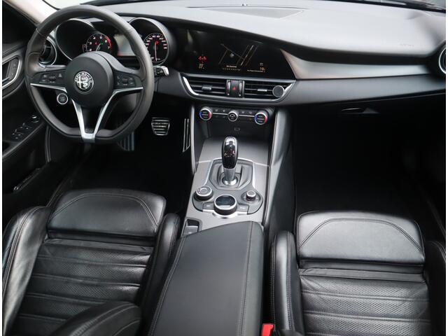 Alfa Romeo GIULIA 2.0T Super / Adaptive CC