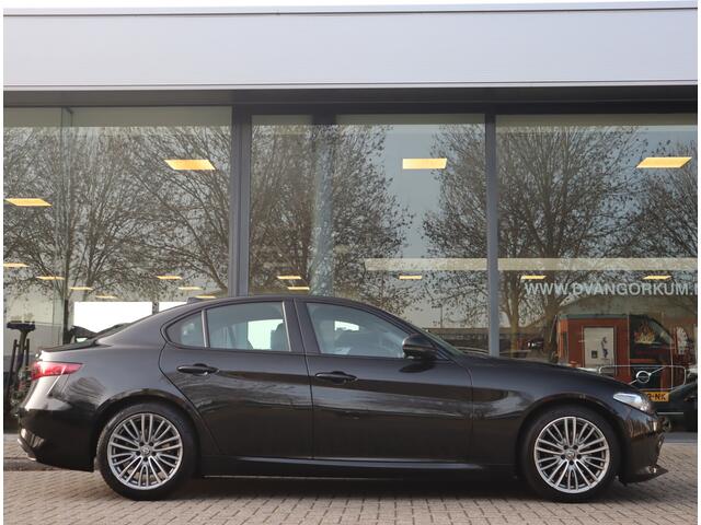 Alfa Romeo GIULIA 2.0T Super / Adaptive CC