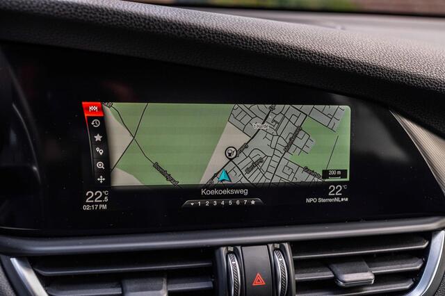 Alfa Romeo GIULIA 2.0 T AWD Veloce 280pk Adaptive Camera Leder Stoel/Stuurverw. 19''