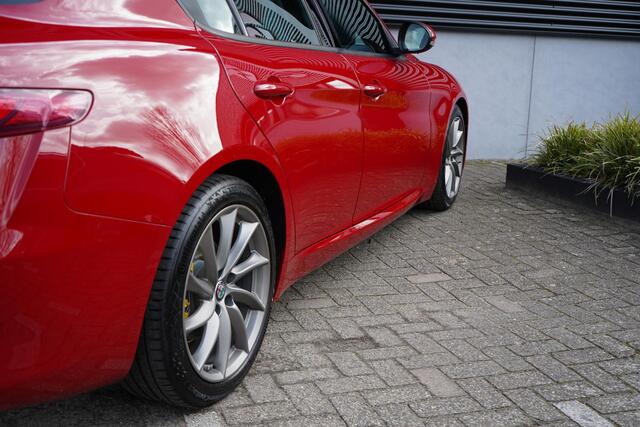 Alfa Romeo GIULIA 2.0T Super 310 pk! Stoelverw./ Cruise/ Climate