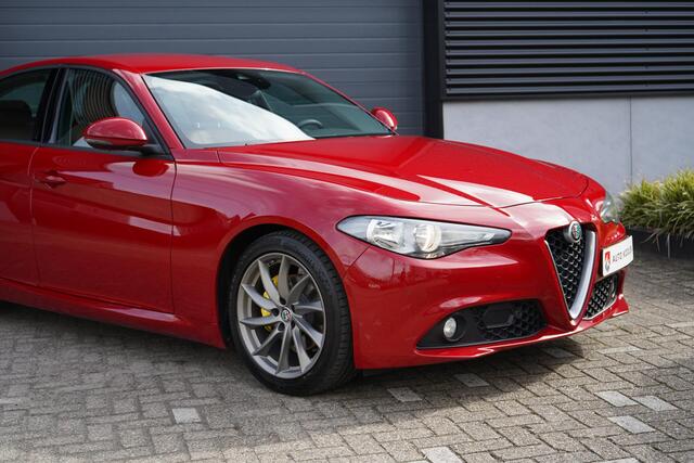 Alfa Romeo GIULIA 2.0T Super 310 pk! Stoelverw./ Cruise/ Climate