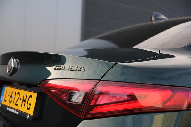 Alfa Romeo GIULIA 2.0T 200pk*Veloce int.*/Leder/Pano-dak/H-Kardon/Trekh./Adaptive