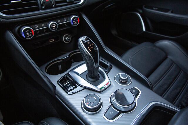 Alfa Romeo GIULIA 2.0 T Veloce , Panoramadak, Adap. cruise, Harman/Kardon,