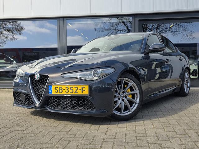 Alfa Romeo GIULIA 2.0T Super + XENON + VOLLEER + SPORTPAKKET + MEMORY