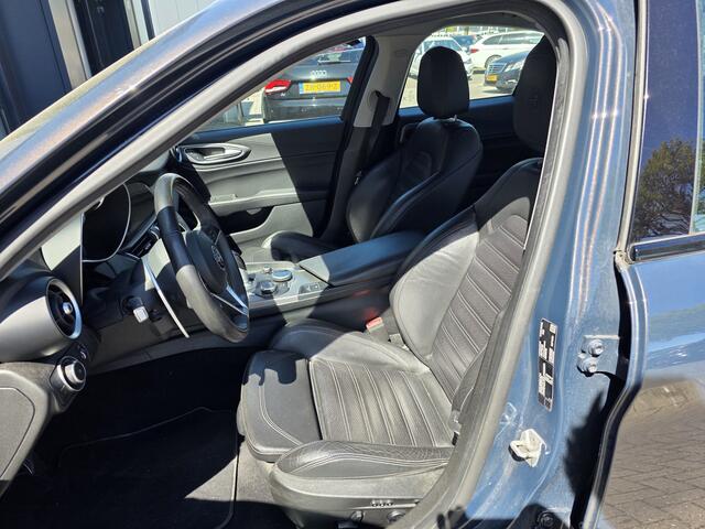 Alfa Romeo GIULIA 2.0T Super + XENON + VOLLEER + SPORTPAKKET + MEMORY