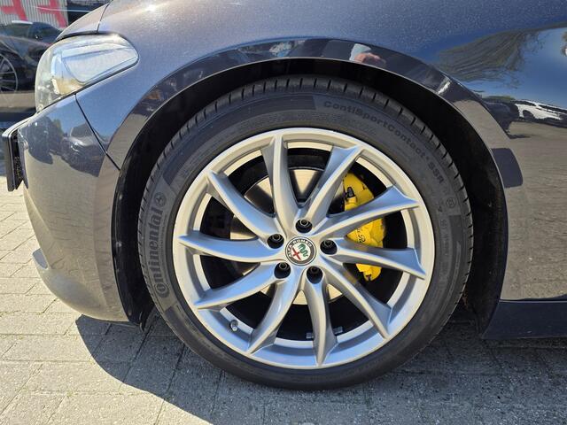 Alfa Romeo GIULIA 2.0T Super + XENON + VOLLEER + SPORTPAKKET + MEMORY