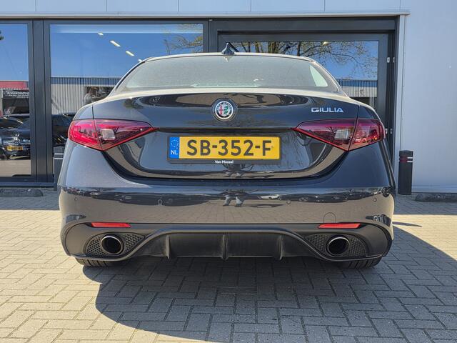 Alfa Romeo GIULIA 2.0T Super + XENON + VOLLEER + SPORTPAKKET + MEMORY