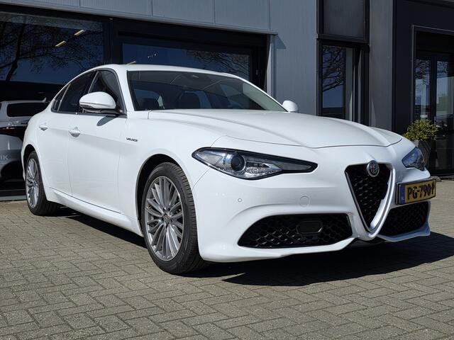 Alfa Romeo GIULIA 2.0 T AWD Veloce + SPORTPAKKET + VOLLEER + XENON + CAMERA + MEMORY