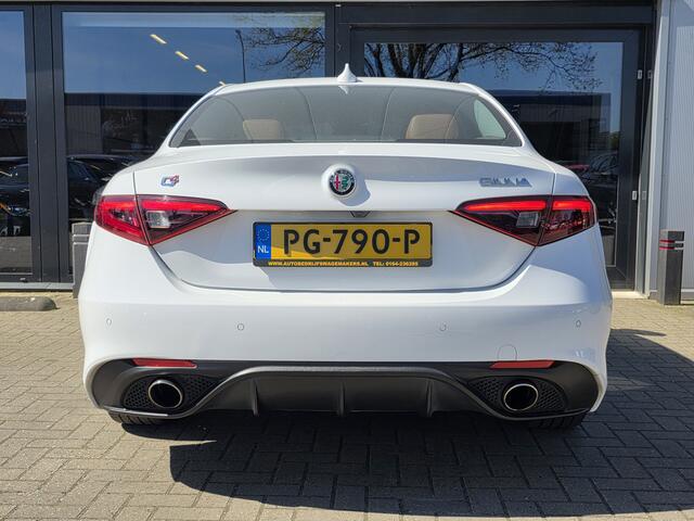 Alfa Romeo GIULIA 2.0 T AWD Veloce + SPORTPAKKET + VOLLEER + XENON + CAMERA + MEMORY
