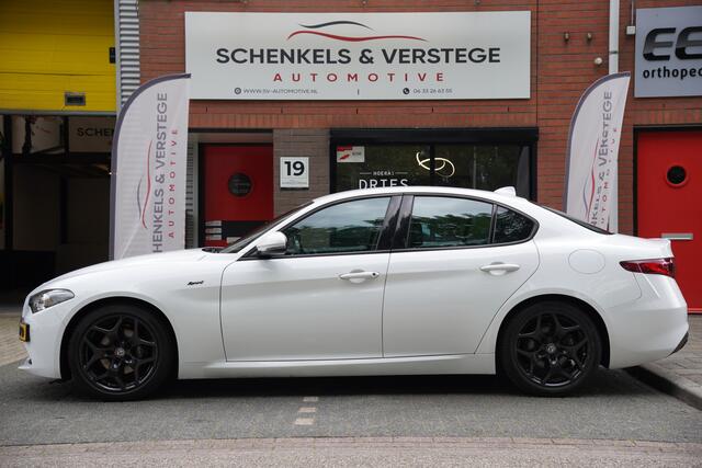 Alfa Romeo GIULIA 2.2 Sprint / BTW / Trekhaak / 18'Inch / Adaptieve Cruise / Carplay / Camera /
