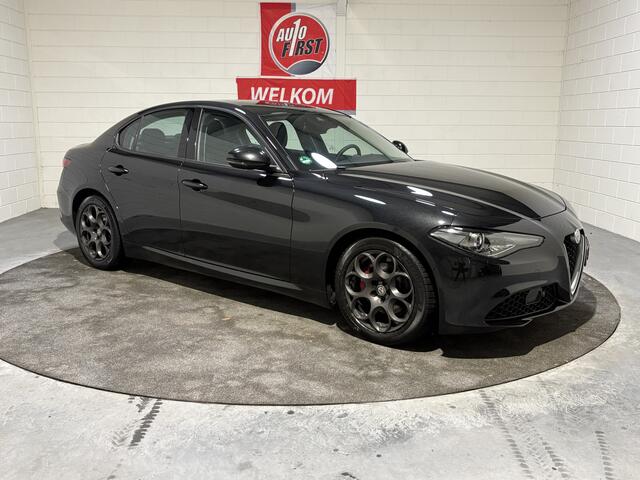 Alfa Romeo GIULIA 2.0T Super, Nieuwstaat, Volledig dealer onderhouden, Leder met memory, Cruise, Clima, Navi, Blue tooth, Achteruitrijcamera, Parkeersensoren, Michelin all season