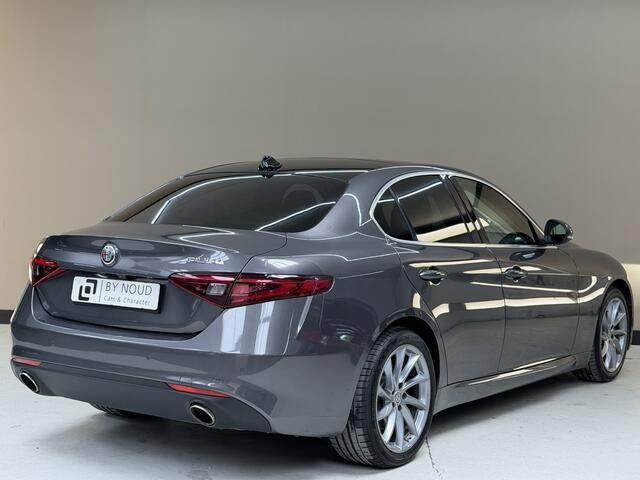 Alfa Romeo GIULIA 2.0T Super, 200Pk, 2020, 1ste eigenaar, Volledig onderhouden, Panoramadak, Climate control, Cruise control, Parkeersensoren, Xenon koplampen, Elektrische stoelen, Stoel + stuurverwarming,