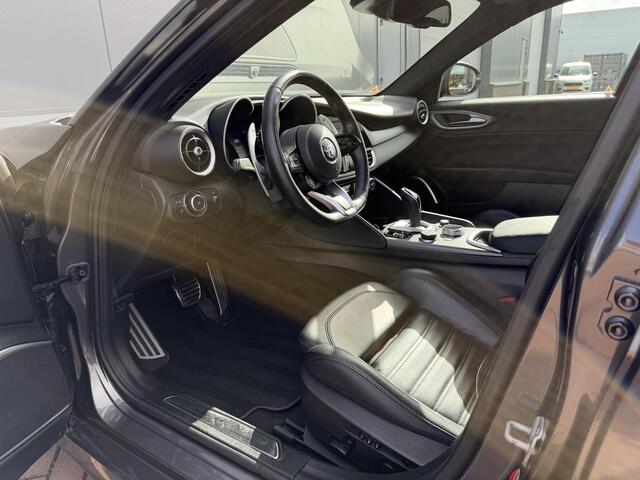 Alfa Romeo GIULIA 2.0 T Veloce