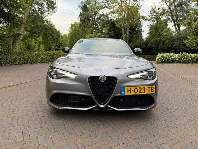 Alfa Romeo GIULIA 2.0T Super/Camera/Leer/Xenon/led/Nav/18inch
