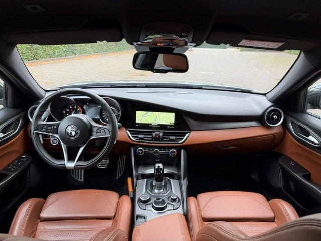 Alfa Romeo GIULIA 2.0T Super/Camera/Leer/Xenon/led/Nav/18inch