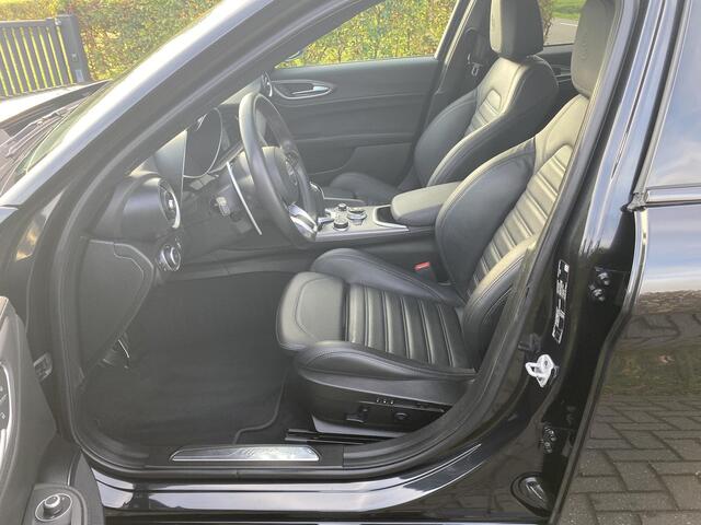 Alfa Romeo GIULIA 2.0 T Veloce AWD 43.901 KM Absoluut in nieuwstaat!!