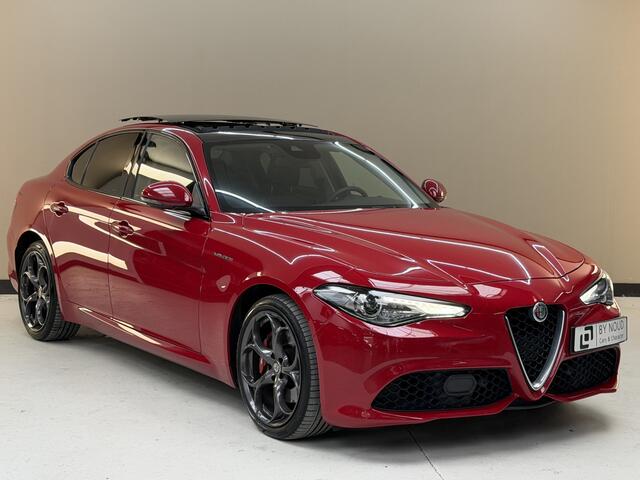 Alfa Romeo GIULIA 2.0 T AWD Veloce, 280Pk, 2017, 1ste eigenaar, Dealer onderhouden, Panoramadak, Sport interieur, 19" Breedset, Climate control, Cruise control, Parkeersensoren, Camera,