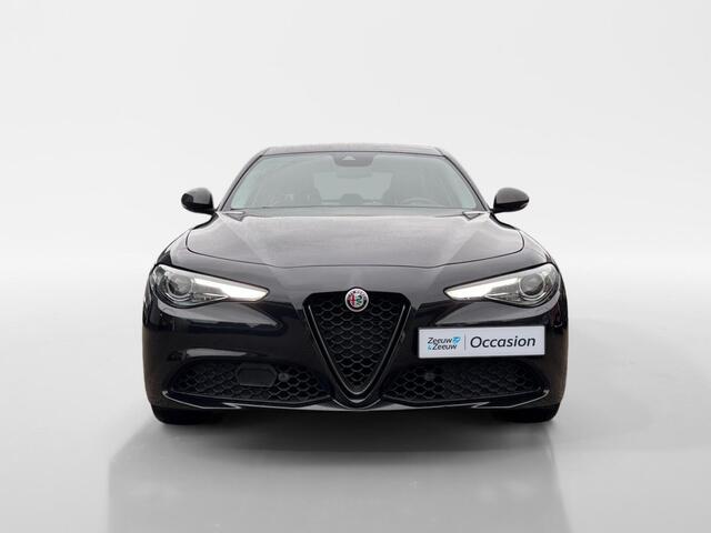 Alfa Romeo GIULIA 2.0T B-Tech | 200PK | 19 INCH | AD.CRUISE | CAMERA | STOEL & STUURVERWARMING | CARPLAY |