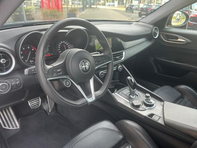 Alfa Romeo GIULIA 2.0T Super / Veloce interieur