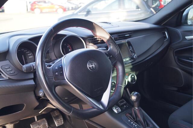 Alfa Romeo GIULIETTA 1.4 Turbo MultiAir Super TCT Automaat | Climate Control | 18" Lichtmetalen Velgen | Stoelverwarming