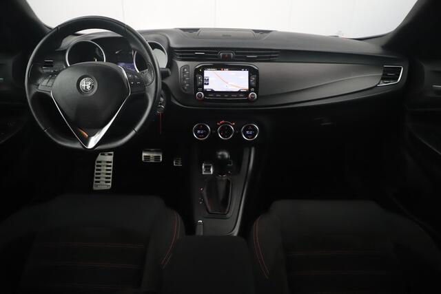Alfa Romeo GIULIETTA 1.6 JTDm Sport Automaat 18 inch LMV Rosso Alfa Navigatie Clima Cruise Stoelverwarming Parkeersensor