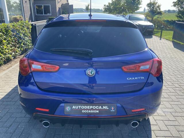 Alfa Romeo GIULIETTA 1.750 Turbo Veloce 65.877 km! Sport stoelen / Navigatie/ Xenon / Bose