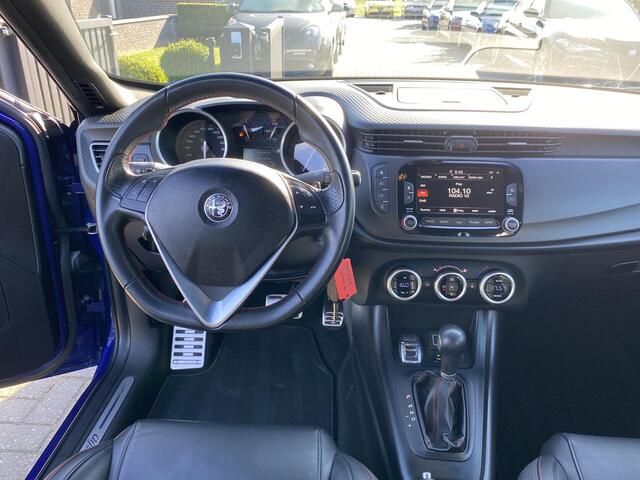 Alfa Romeo GIULIETTA 1.750 Turbo Veloce 65.877 km! Sport stoelen / Navigatie/ Xenon / Bose