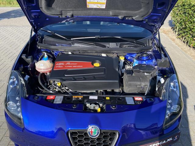 Alfa Romeo GIULIETTA 1.750 Turbo Veloce 65.877 km! Sport stoelen / Navigatie/ Xenon / Bose