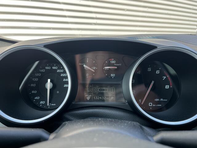 Alfa Romeo GIULIETTA 1.750 Turbo Veloce | Nieuw Binnen! | Schuif- Kanteldak | Navi | Bose