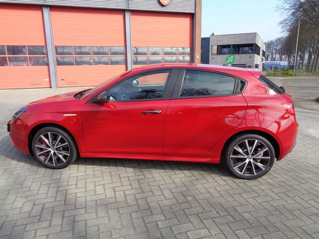 Alfa Romeo GIULIETTA 1.4 Turbo MultiAir Super Bose sound, Brembo remmen 1e eig. 18 inch velgen