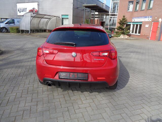 Alfa Romeo GIULIETTA 1.4 Turbo MultiAir Super Bose sound, Brembo remmen 1e eig. 18 inch velgen