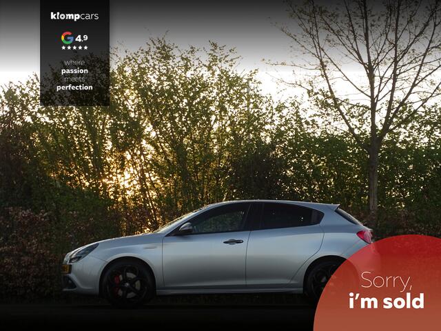 Alfa Romeo GIULIETTA 1.4 Turbo TCT | Sprint | 19 inch! | Carbon | Brembo | Nav | Argento | NL-auto | NAP