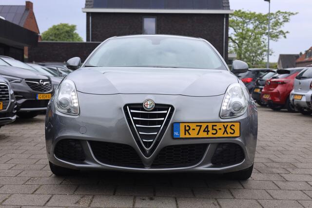 Alfa Romeo GIULIETTA 1.4 T DISTINCTIVE | CLIMA | NAVI | TREKHAAK