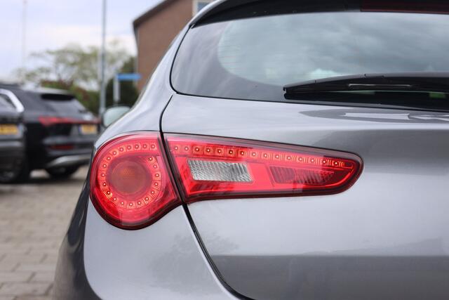 Alfa Romeo GIULIETTA 1.4 T DISTINCTIVE | CLIMA | NAVI | TREKHAAK