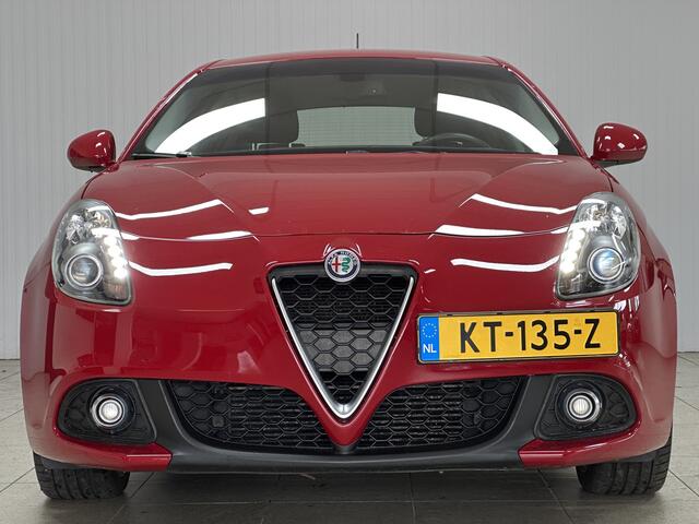 Alfa Romeo GIULIETTA 1.6 JTDm Super/ D-Riem verv!/ Dealer onderhouden!/ 18'' LMV/ DAB+/ Navi/ Clima/ Cruise/ Elek. pakket/ Isofix/ Bluetooth/ Armsteun/ Multi. LEDER. Stuur/ Mistl./ PDC/ Chroom/ LED Dagrijverl.