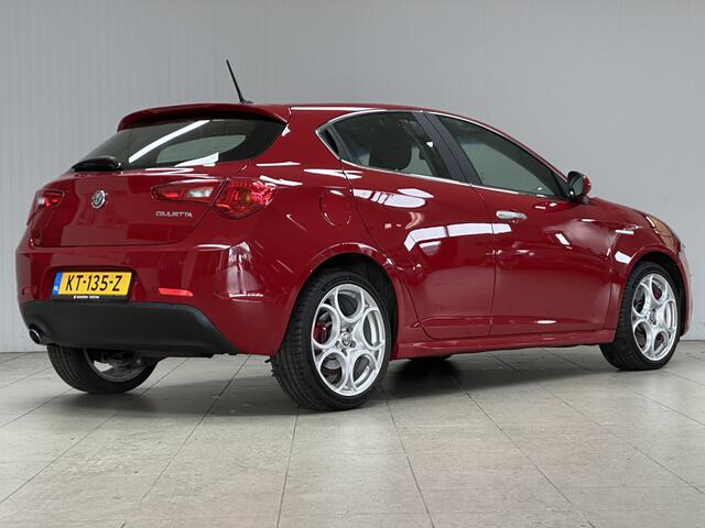 Alfa Romeo GIULIETTA 1.6 JTDm Super/ D-Riem verv!/ Dealer onderhouden!/ 18'' LMV/ DAB+/ Navi/ Clima/ Cruise/ Elek. pakket/ Isofix/ Bluetooth/ Armsteun/ Multi. LEDER. Stuur/ Mistl./ PDC/ Chroom/ LED Dagrijverl.