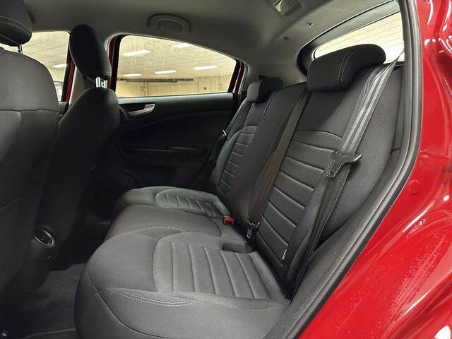 Alfa Romeo GIULIETTA 1.6 JTDm Super/ D-Riem verv!/ Dealer onderhouden!/ 18'' LMV/ DAB+/ Navi/ Clima/ Cruise/ Elek. pakket/ Isofix/ Bluetooth/ Armsteun/ Multi. LEDER. Stuur/ Mistl./ PDC/ Chroom/ LED Dagrijverl.