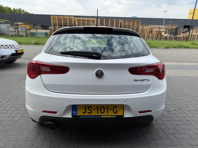Alfa Romeo GIULIETTA 1.4 Turbo MultiAir Super | 2E EIGENAAR | 12MND GARANTIE | AUTOMAAT | NAVI | CRUISE |