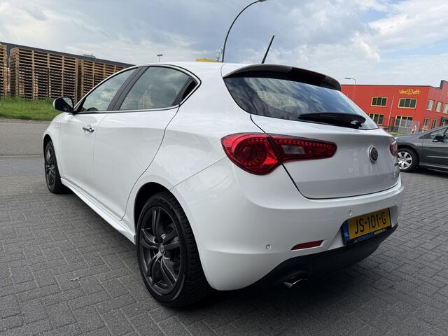 Alfa Romeo GIULIETTA 1.4 Turbo MultiAir Super | 2E EIGENAAR | 12MND GARANTIE | AUTOMAAT | NAVI | CRUISE |