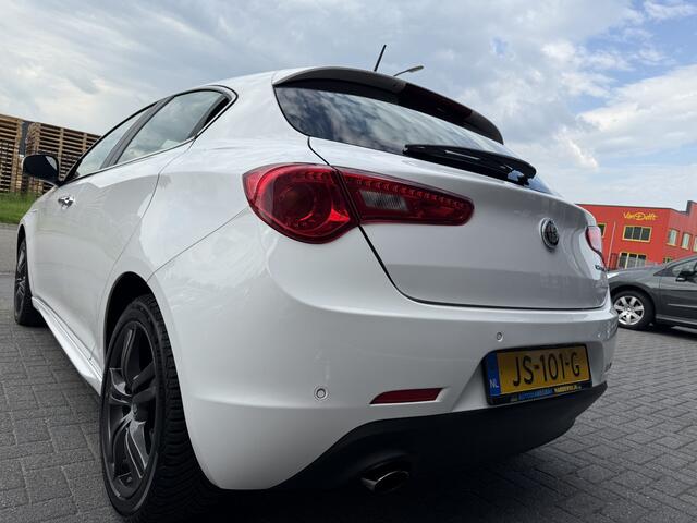 Alfa Romeo GIULIETTA 1.4 Turbo MultiAir Super | 2E EIGENAAR | 12MND GARANTIE | AUTOMAAT | NAVI | CRUISE |