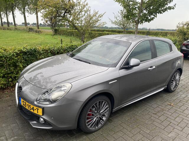 Alfa Romeo GIULIETTA 1.4 Turbo MultiAir Super Lederen interieur Trekhaak Navigatie