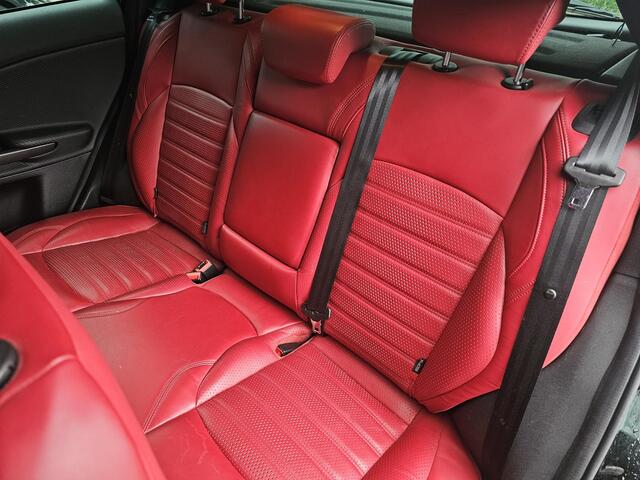 Alfa Romeo GIULIETTA 1.4 Turbo MultiAir Super / PACK VELOCE / ROOD LEDER / STOELVERW. /