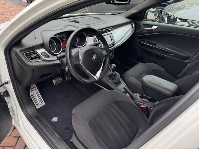 Alfa Romeo GIULIETTA 1.4 Turbo | Schaalstoelen | Sprint | 18" | Dyn.Clignoteurs | Miron Ed.