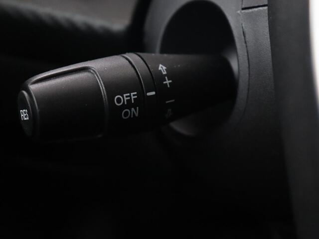 Alfa Romeo GIULIETTA 1.4 T Sprint | Origineel NL | Automaat | Alcantara | Navigatie | 18'' | DAB | Climate control | Parkeerhulp | Cruise control