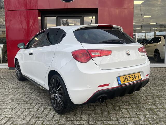Alfa Romeo GIULIETTA 1.4 Turbo Sport | 18" Velgen | Carbon kit